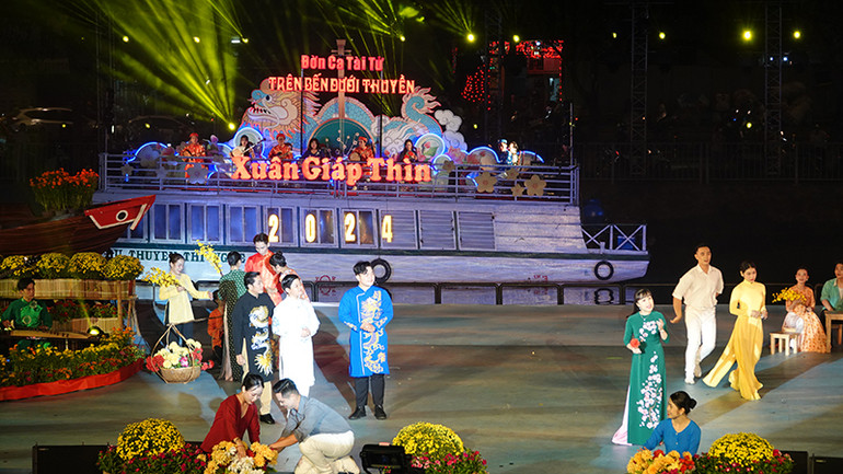 Các tiết mục đặc sắc trong chương trình.