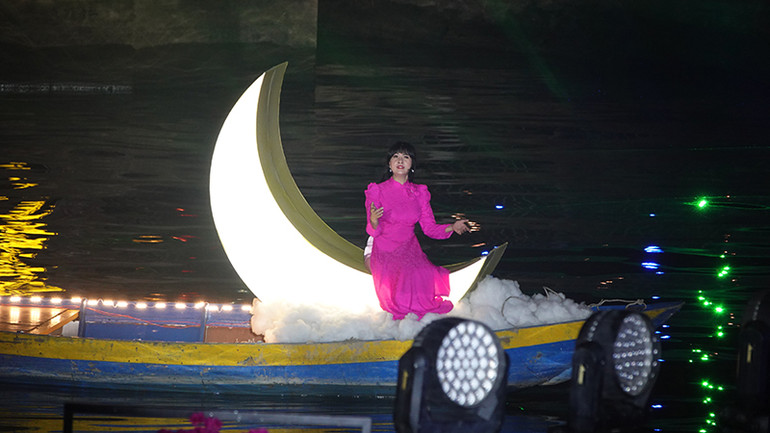 Các tiết mục đặc sắc trong chương trình.