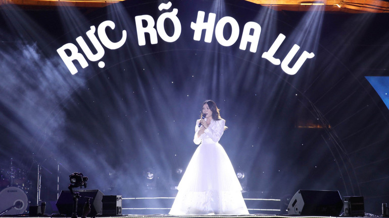 Chương trình có sự góp mặt của nhiều ca sĩ nổi tiếng.