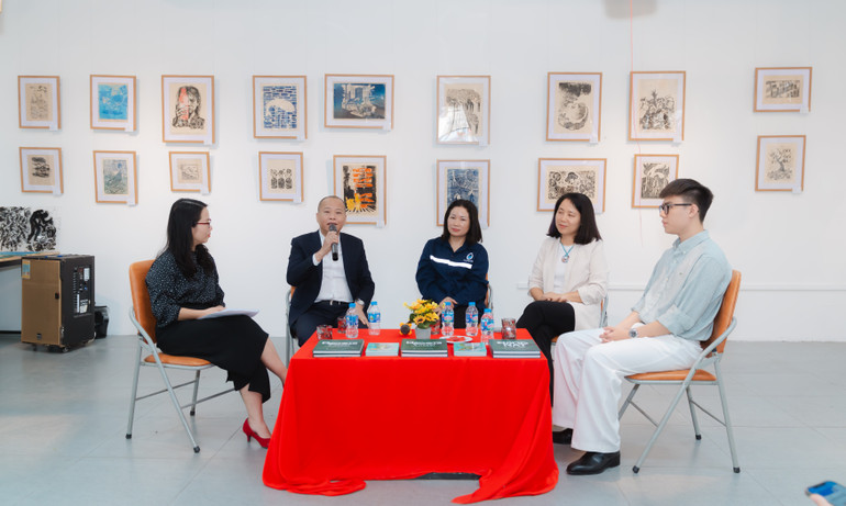 Các khách mời chia sẻ nhiều ý kiến tâm huyết nhằm bảo vệ môi trường.