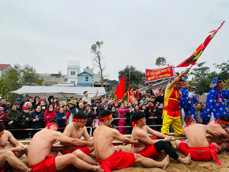 Người chơi tập trung cao độ.