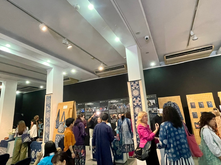 Đông đảo công chúng và du khách tham gia sự kiện.