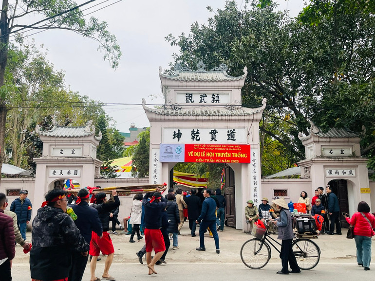 Đền Trấn Vũ được được công nhận di tích quốc gia năm 1990.