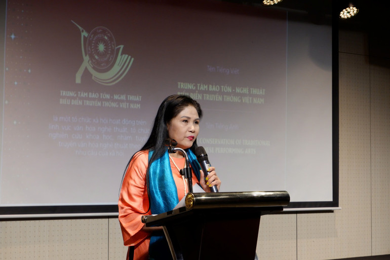 NSND Thanh Ngoan - Giám đốc Trung tâm Bảo tồn Nghệ thuật biểu diễn Truyền thống Việt Nam phát biểu tại buổi lễ.