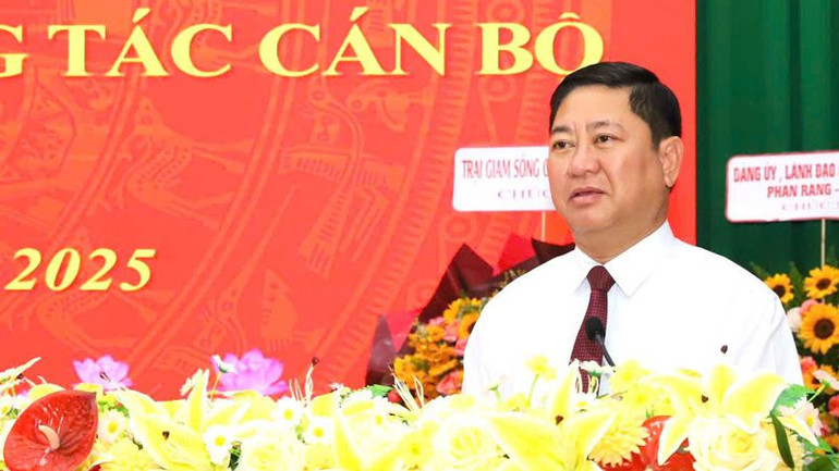 Chủ tịch Ủy ban nhân dân tỉnh Ninh Thuận Trần Quốc Nam phát biểu tại buổi lễ. (Ảnh: NGUYỄN TRUNG) Chủ tịch Ủy ban nhân dân tỉnh Ninh Thuận Trần Quốc Nam phát biểu tại buổi lễ. (Ảnh: NGUYỄN TRUNG)