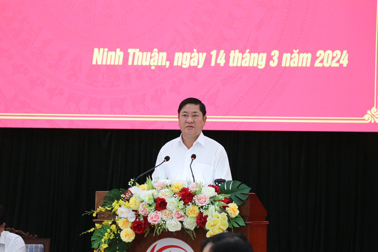Chủ tịch Ủy ban nhân dân tỉnh Ninh Thuận Trần Quốc Nam phát biểu chỉ đạo tại hội nghị
