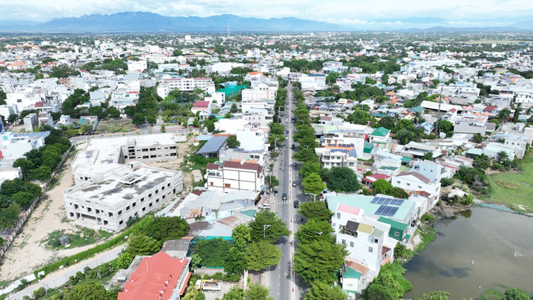 Hạ tầng của thành phố Phan Rang-Tháp Chàm, tỉnh Ninh Thuận được đầu tư xây dựng xứng tầm với chuẩn đô thị thông minh, hiện đại.