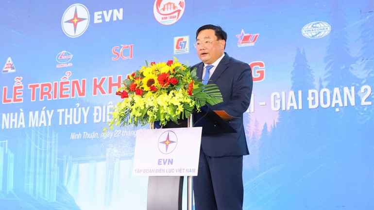 Phó Chủ tịch Ủy ban nhân dân tỉnh Ninh Thuận Trịnh Minh Phát biểu tại buổi lễ. (Ảnh: NGUYỄN TRUNG)