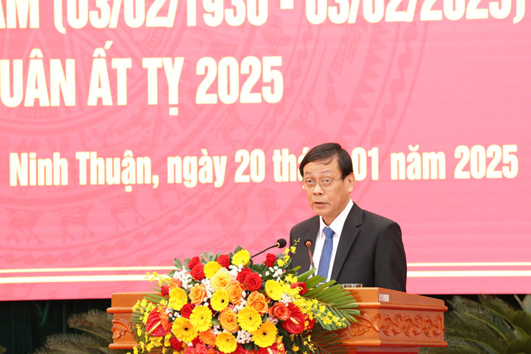 Bí thư Tỉnh ủy Ninh Thuận Nguyễn Đức Thanh phát biểu tại buổi họp mặt. (Ảnh: NGUYỄN TRUNG)