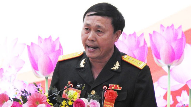 Thượng tá Võ Quang Trung, Chỉ huy trưởng Ban Chỉ huy Quân sự thành phố Phan Rang-Tháp Chàm, tỉnh NInh Thuận báo cáo điển hình cá nhân tham mưu cho cấp ủy, chính quyền địa phương trong thực hiện nhiệm vụ quân sự, quốc phòng, công tác quản lý, phúc tra, động viên và huấn luyện lực lượng dân quân tự vệ, dự bị động viên ở địa phương (Ảnh: NGUYỄN TRUNG)