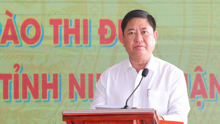 Chủ tịch Ủy ban nhân dân tỉnh Ninh Thuận Trần Quốc Nam phát biểu tại lễ phát động.