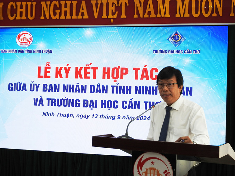 Giáo sư, Tiến sĩ Trần Ngọc Hải, Phó Hiệu trưởng Trường đại học Cần Thơ xác định Ninh Thuận chú trọng ứng dụng khoa công nghệ, phát triển kinh tế số, kinh tế xanh, kinh tế tuần hoàn... là rất phù hợp với hòa nhập kinh tế quốc tế hiện nay. (Ảnh: NGUYỄN TRUNG)