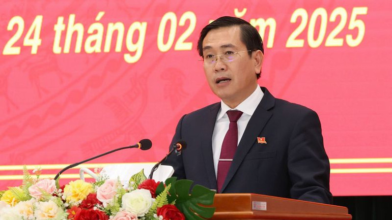 Đồng chí Phạm Văn Hậu, Phó Bí thư Thường trực Tỉnh ủy, Chủ tịch Hội đồng nhân dân tỉnh Ninh Thuận, phát biểu khai mạc kỳ họp. (Ảnh: NGUYỄN TRUNG)