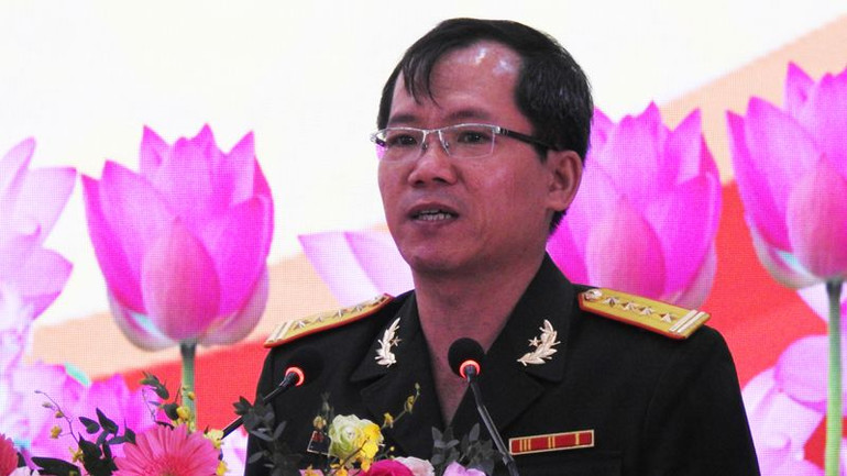 Đại tá Lương Đình Chung, Ủy viên Ban Thường vụ Đảng ủy, Phó Chính ủy Quân khu 5 phát biểu tại Đại hội. (Ảnh: NGUYỄN TRUNG)