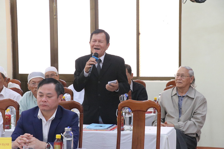 Đại biểu bày tỏ sự phấn khởi trước những thành tựu mà tỉnh Ninh Thuận đã đạt được, đã nâng tầm của địa phương lên vị thế mới trong khu vực và cả nước. (Ảnh: NGUYỄN TRUNG) Đại biểu bày tỏ sự phấn khởi trước những thành tựu mà tỉnh Ninh Thuận đã đạt được, đã nâng tầm của địa phương lên vị thế mới trong khu vực và cả nước. (Ảnh: NGUYỄN TRUNG)