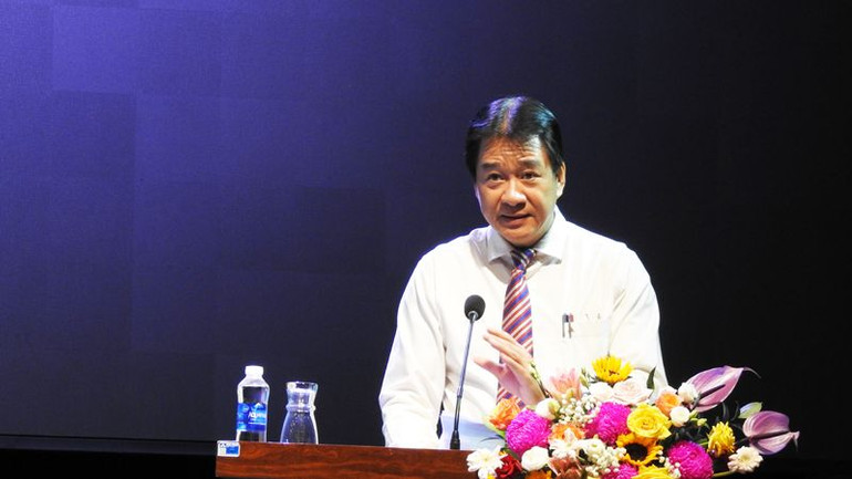 Đồng chí Nguyễn Long Biên, Phó Chủ tịch Ủy ban nhân dân tỉnh Ninh Thuận, Phó Trưởng Ban Chỉ đạo chuyển đổi số tỉnh Ninh Thuận phát biểu khai mạc hội thảo (Ảnh: NGUYỄN TRUNG)