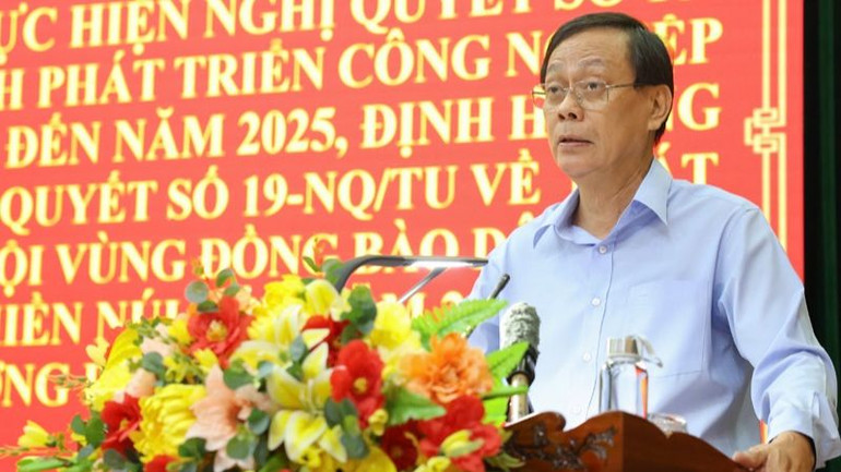 Bí thư Tỉnh ủy Ninh Thuận Nguyễn Đức Thanh phát biểu tại hội nghị. (Ảnh: NGUYỄN TRUNG)