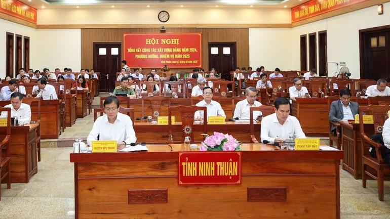 Đại biểu tham dự hội nghị. (Ảnh: NGUYỄN TRUNG)