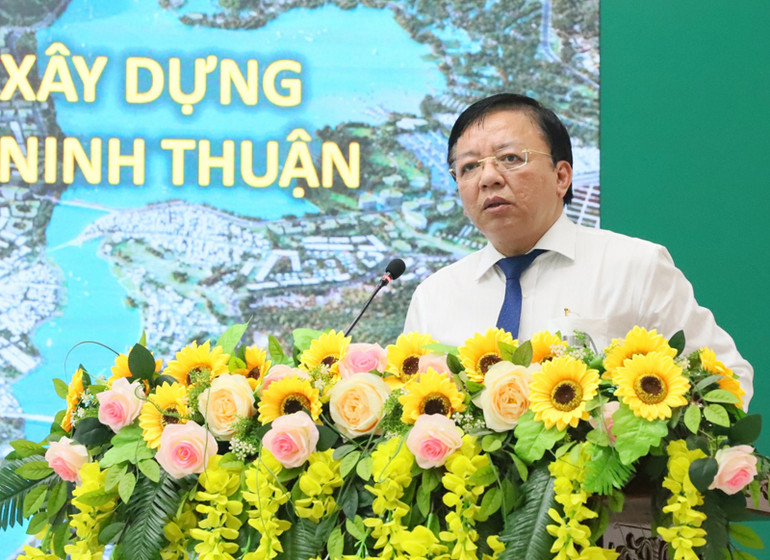 Phó Chủ tịch Ủy ban nhân dân tỉnh Ninh Thuận Lê Huyền phát biểu chỉ đạo tại hội nghị.