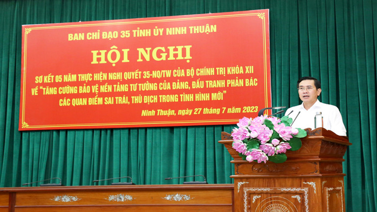 Đồng chí Phạm Văn Hậu phát biểu chỉ đạo tại hội nghị.