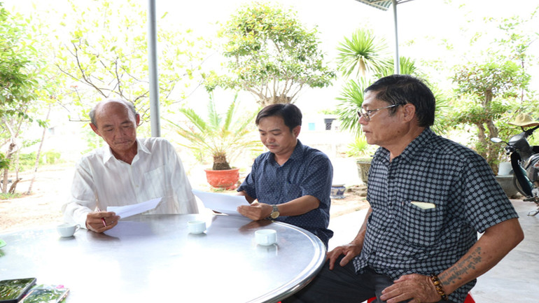 Người dân thôn Thái An, xã Vĩnh Hải, huyện Ninh Hải (Ninh Thuận) bày tỏ mong muốn được đầu tư hạ tầng để sớm ổn định đời sống bà con, khôi phục sản xuất để cải thiện đời sống sau khi Quốc hội có nghị quyết dừng thực hiện dự án.