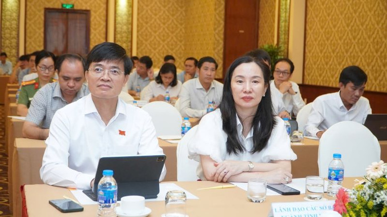 Lãnh đạo các địa phương tham dự hội nghị.