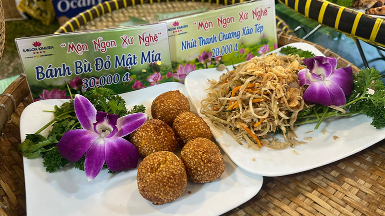 Món ngon xứ Nghệ tại Lễ hội.