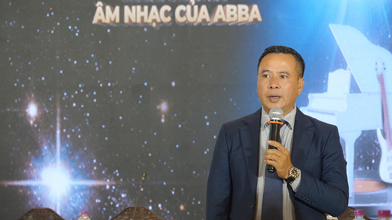 Ông Chu Anh Hùng, Phó Giám đốc Nhà hát Lớn Hà Nội phát biểu tại buổi họp báo. Ông Chu Anh Hùng, Phó Giám đốc Nhà hát Lớn Hà Nội phát biểu tại buổi họp báo.