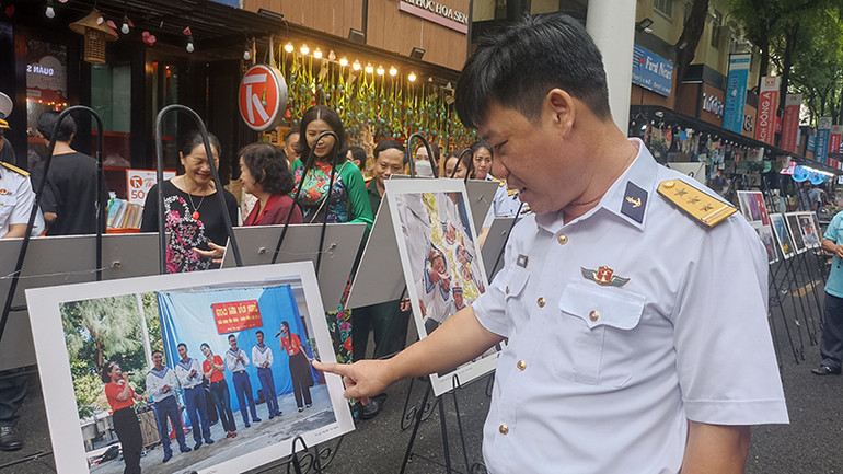 Tác phẩm triển lãm là những hình ảnh sống động về Trường Sa.