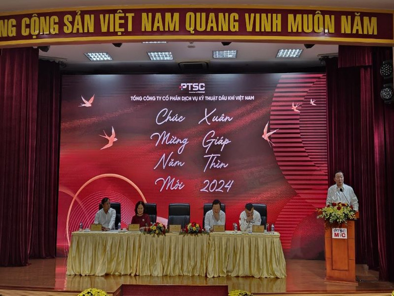 Phó Thủ tướng Trần Hồng Hà chúc mừng những kết quả mà PTSC đạt được trong thời gian qua.