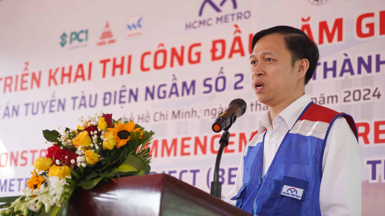 Ông Bùi Anh Huấn, Phó Trưởng Ban Quản lý Đường sắt đô thị Thành phố Hồ Chí Minh phát động thi công tuyến metro số 2 Bến Thành-Tham Lương.