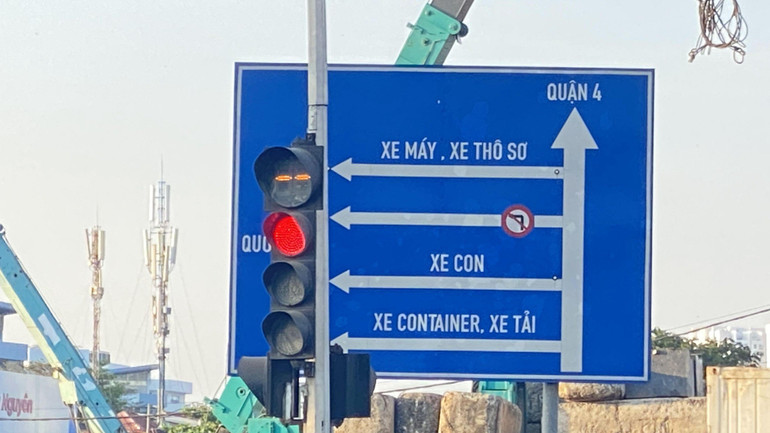 Các lộ trình thay thế sau khi đóng nút giao thông Nguyễn Văn Linh-Nguyễn Hữu Thọ, quận 7, Thành phố Hồ Chí Minh được thông báo trên nhiều tuyến đường.