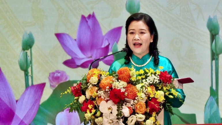 Đồng chí Bùi Mai Hoa, Trưởng Ban Tuyên giáo Tỉnh ủy Ninh Bình. Đồng chí Bùi Mai Hoa, Trưởng Ban Tuyên giáo Tỉnh ủy Ninh Bình.