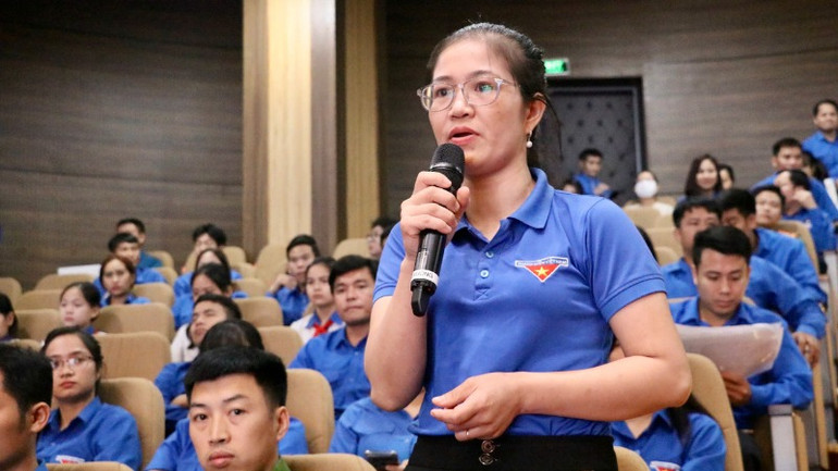 Buổi đối thoại là dịp để Thường trực Tỉnh ủy Ninh Bình lắng nghe những tâm tư, nguyện vọng, kiến nghị, đề xuất của cán bộ, đoàn viên, thanh thiếu nhi, từ đó kịp thời chỉ đạo, tháo gỡ những khó khăn, vướng mắc và đưa ra những cơ chế, chính sách phù hợp, bảo đảm quyền, lợi ích chính đáng cho các đối tượng này.