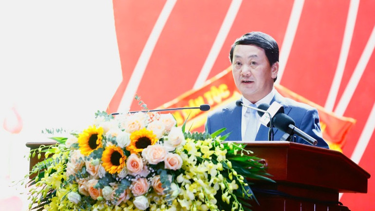 Đồng chí Hầu A Lềnh, Bộ trưởng, Chủ nhiệm Ủy ban Dân tộc phát biểu tại Đại hội.