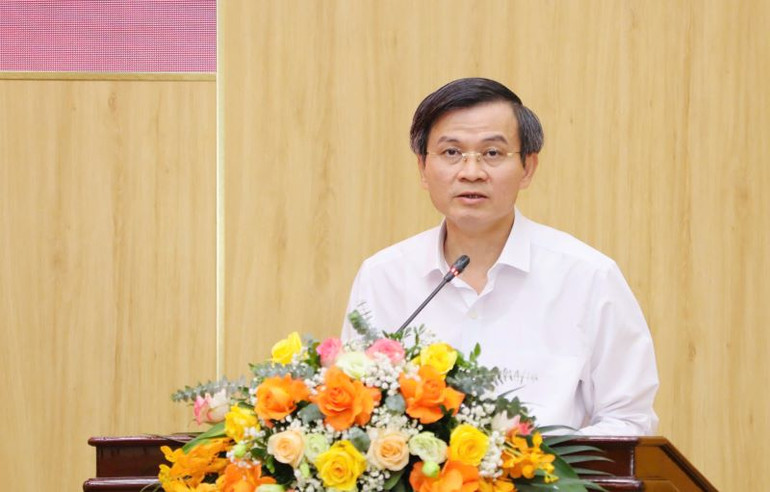 Đồng chí Đoàn Minh Huấn, Ủy viên Trung ương Đảng, Bí thư Tỉnh ủy Ninh Bình tại buổi làm việc. (Ảnh: ĐỨC LAM)