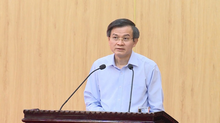 Đồng chí Đoàn Minh Huấn, Bí thư Tỉnh ủy Ninh Bình phát biểu tại Hội nghị.