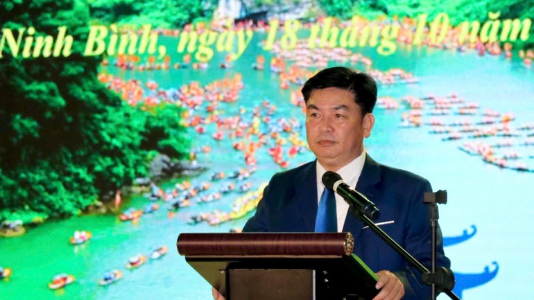 Đồng chí Phạm Duy Phong, Phó Giám đốc Sở Du lịch tỉnh Ninh Bình phát biểu tại lễ khai mạc.