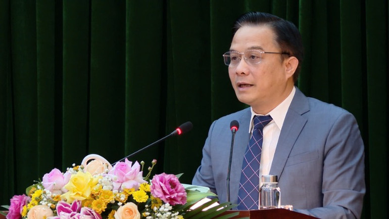 Giám đốc Sở Kế hoạch và Đầu tư tỉnh Ninh Bình Đặng Thái Sơn phát biểu tại hội nghị.