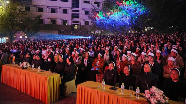 Sự kiện với sự tham gia đông đảo các giáo xứ tại Ninh Bình. Sự kiện với sự tham gia đông đảo các giáo xứ tại Ninh Bình.