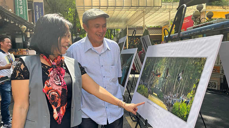 Triển lãm mang đến nhiều hình ảnh đặc sắc về quê hương An Giang.