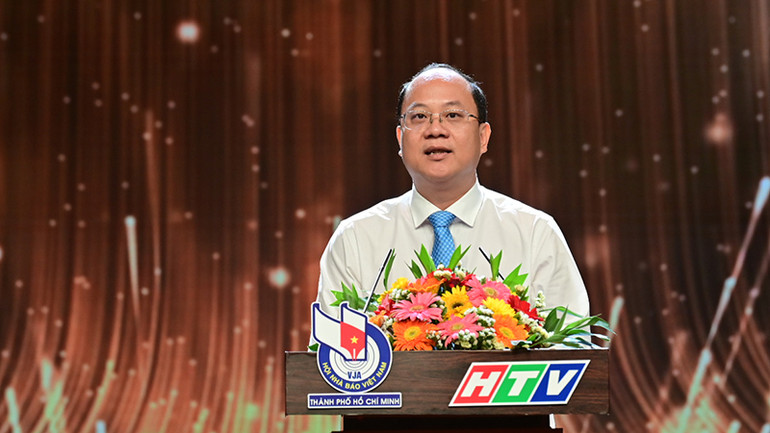 Đồng chí Nguyễn Hồ Hải, Phó Bí thư Thường trực Thành ủy Thành phố Hồ Chí Minh phát biểu tại chương trình. (Ảnh: Quốc Thanh)