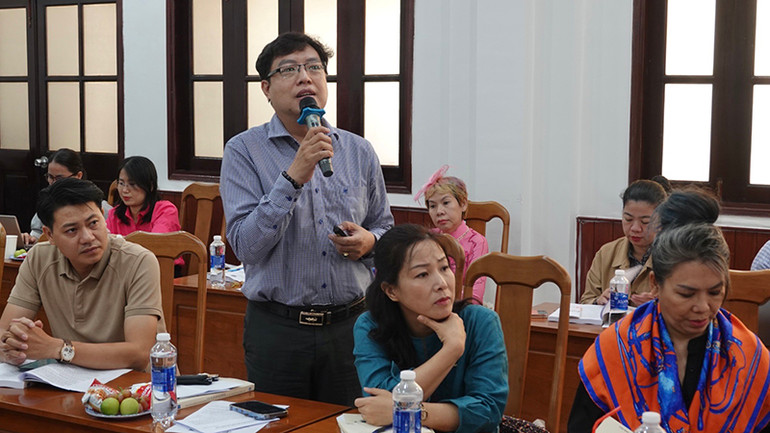 Đạo diễn, Nhà báo Thanh Hiệp phát biểu tại hội thảo.