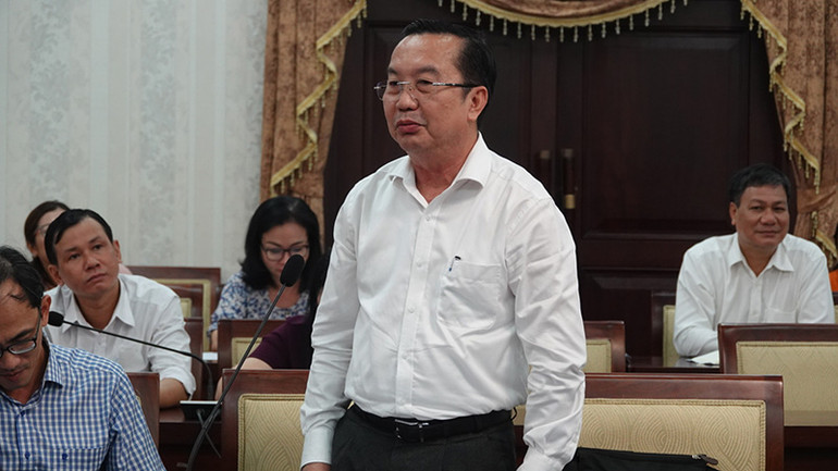 Ông Trần Thế Thuận, Giám đốc Sở Văn hóa và Thể thao phát biểu tại buổi tọa đàm.