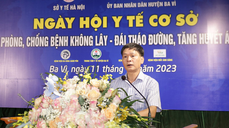 Phó Giám đốc Sở Y tế Hà Nội, Vũ Cao Cương phát biểu ý kiến tại Ngày hội Y tế cơ sở