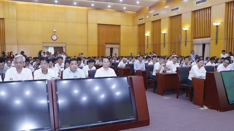 Các đại biểu tham dự hội nghị.