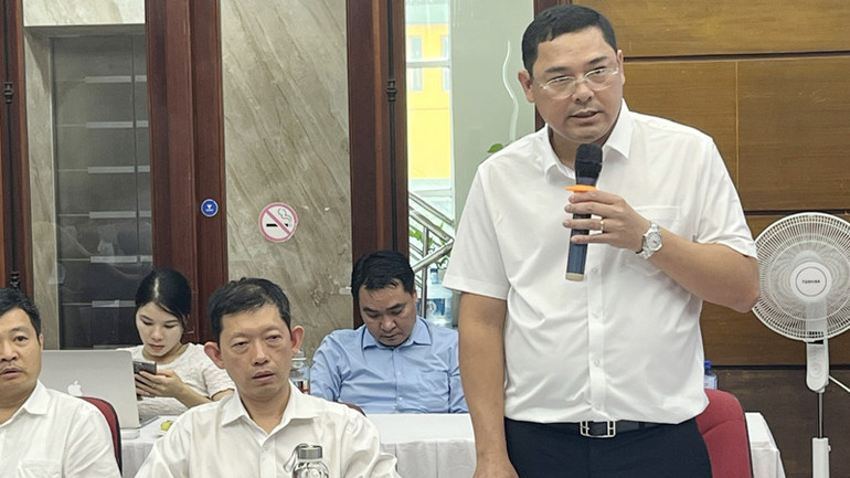 Phó Vụ trưởng Vụ Bảo hiểm y tế (Bộ Y tế) Hoàng Trung Tuấn chia sẻ thông tin tại Hội thảo. Phó Vụ trưởng Vụ Bảo hiểm y tế (Bộ Y tế) Hoàng Trung Tuấn chia sẻ thông tin tại Hội thảo.