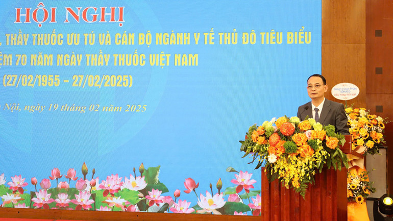 Chủ tịch Công đoàn ngành Y tế Hà Nội Trịnh Tố Tâm phát biểu tại hội nghị. Chủ tịch Công đoàn ngành Y tế Hà Nội Trịnh Tố Tâm phát biểu tại hội nghị.