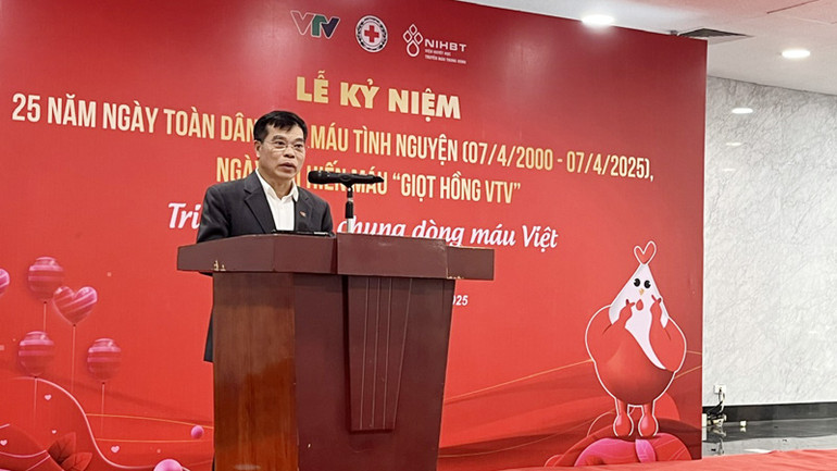 Phó Tổng Giám đốc, Chủ tịch Công đoàn Đài Truyền hình Việt Nam Đinh Đắc Vĩnh chia sẻ thông tin tại Lễ kỷ niệm.