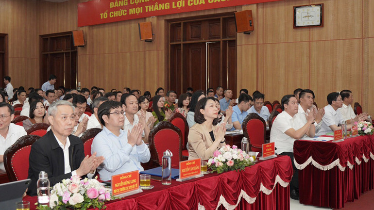 Các đại biểu tham dự hội nghị